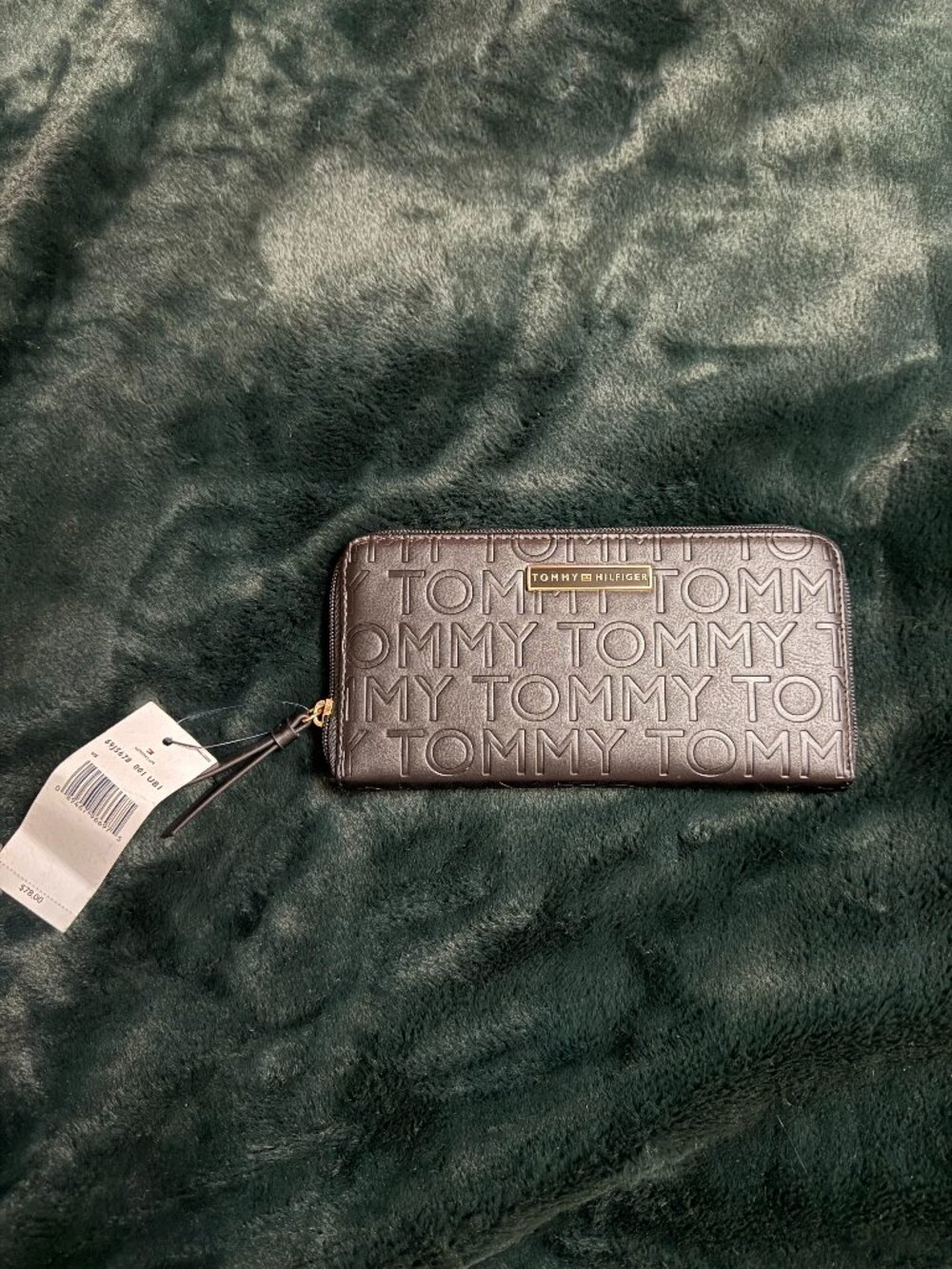 Tommy Hilfiger Brown Embossed Zip Around Wallet – Brand New w/ Tags